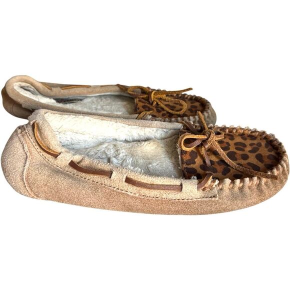 Womens Buckle Minnetonka Leopard Sally Moccasin Leather Slippers - Sz 7 - Picture 1 of 5